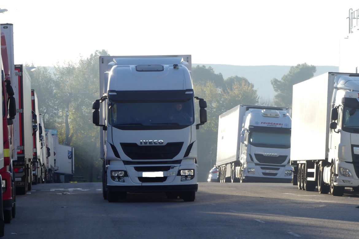 Camión transporte mercancías peligrosas