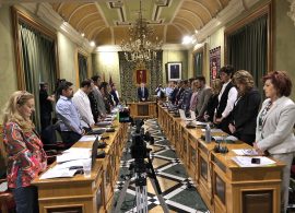 El Pleno aprueba sendas mociones de PP y CEM! para la recuperación de derechos de los trabajadores municipales