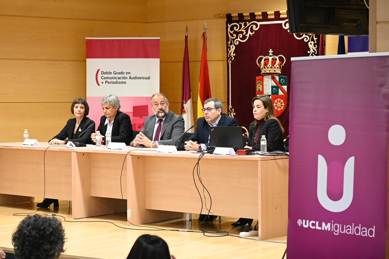 La UCLM aborda la ciberviolencia de género y el ciberacoso en unas ...