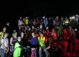 Gran estreno de la ruta senderista nocturna por Valdeolivas