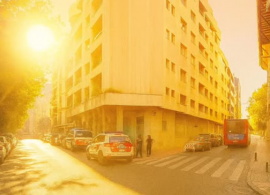 Un peatón sufre un atropello en la calle Noheda por un conductor deslumbrado por el sol de frente