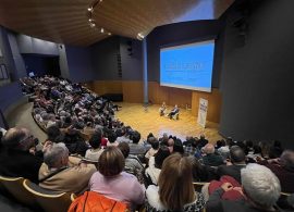 Xabier Fortes insta a seguir cuidando la democracia en un acto que registró un lleno absoluto