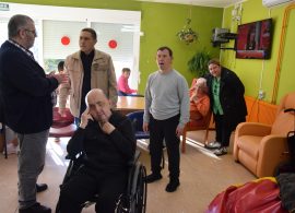 Martínez Chana destaca el trabajo que realiza la asociación Apromips en favor de los discapacitados psíquicos de Cuenca