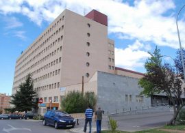 Cuatro heridos, incluido un niño de dos años, tras una colisión entre dos turismos en Fuente de Pedro Naharro