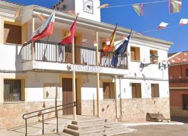 El alcalde de Puebla de Almenara se defiende de las acusaciones de falta de transparencia de la oposición socialista