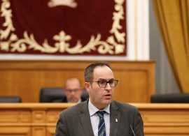 Martín-Buro lamenta el rechazo en las Cortes regionales al blindaje de los conciertos sociales