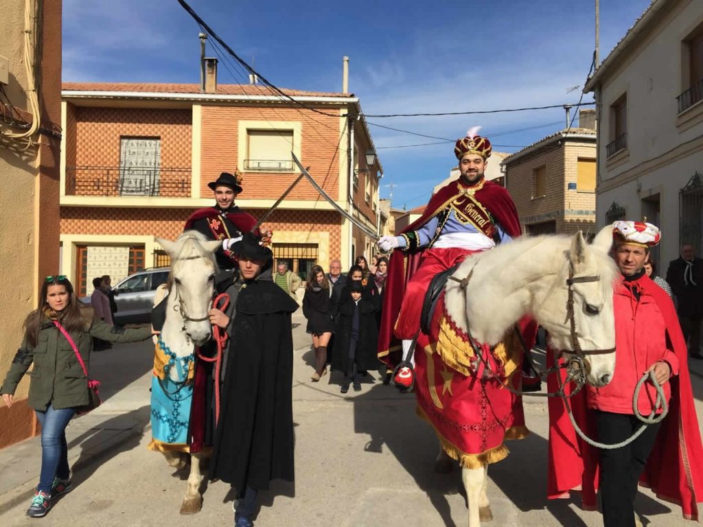El alcalde de Las Valeras apoya la reivindicación de las mujeres que piden participar en la fiesta de Moros y Cristianos