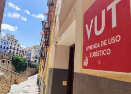 El Ayuntamiento modificará los planes especiales del Casco y Tiradores de cara a limitar la proliferación de viviendas turísticas