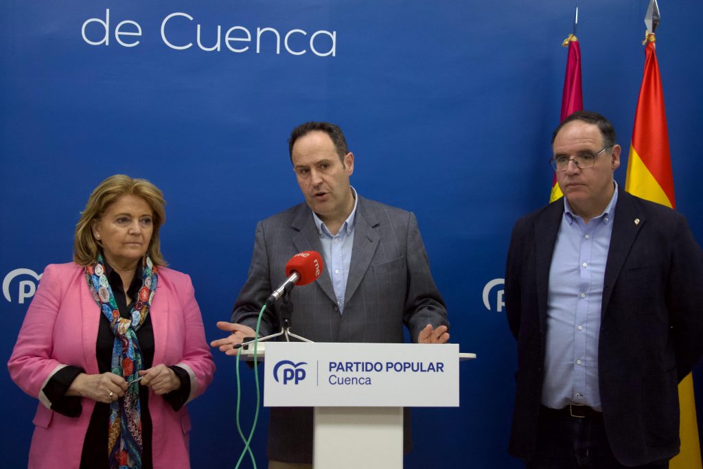 El PP denuncia la “falta de inversiones en infraestructuras” de los gobiernos socialistas