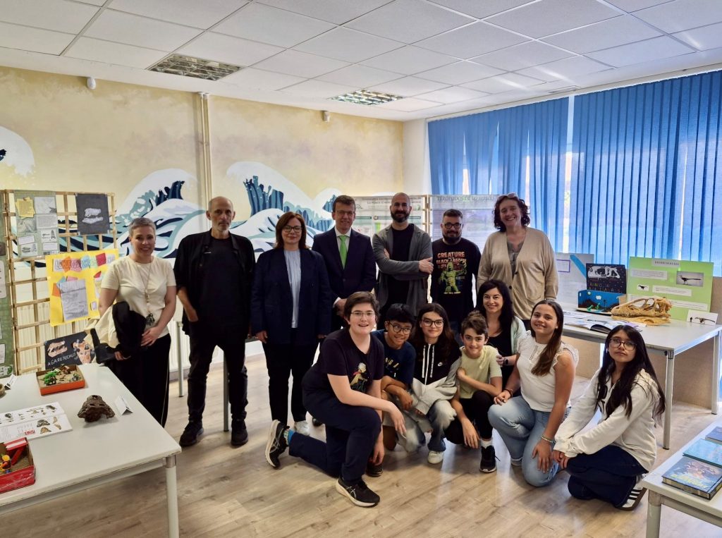 Una exposición en el IES San José expone la relevancia del yacimiento de Lo Hueco