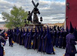 Las turbas acompañarán a Jesús Nazareno en la procesión que convierte a Cuenca en el Camino del Calvario