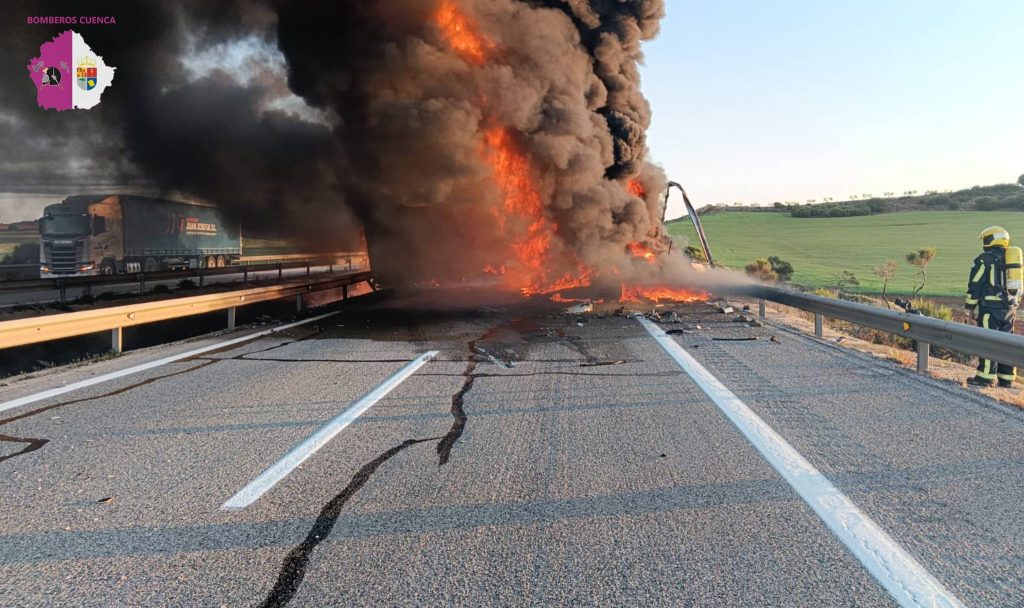 Dos personas heridas tras la colisión de dos camiones en Honrubia