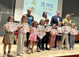 El alcalde entrega los premios de La Oca Lectora a 11 niños y niñas que han leído entre todos 88 libros