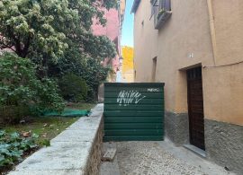 Recogida de firmas para solicitar la reapertura del acceso a la plaza de Ronda cerrado desde hace más de medio año