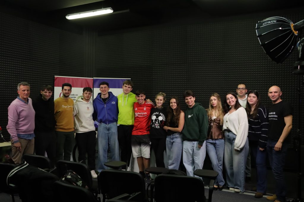 Seis horas de misión en directo desde la Facultad de Comunicación en una nueva entrega de Un Día de Radio UCLM