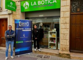 Una joven emprendedora de 22 años, al frente de La Botica de Los Perfumes de San Clemente