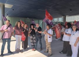 Concentración en el Hospital Universitario de Cuenca para exigir la reclasificación del personal técnico superior y medio