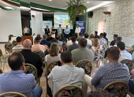 Medio centenar de participantes en un encuentro empresarial en Motilla del Palancar