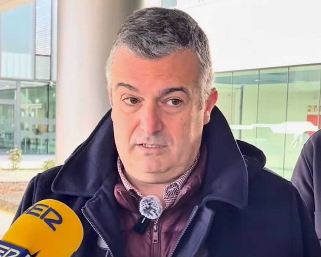 Barambio reclama ampliar el servicio gratuito de autobús al hospital a todos los trabajadores del hospital de Cuenca