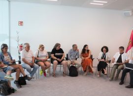 Reunión en el Área Integrada de cuenca para analizar la atención sanitaria a personas trans e intersexuales