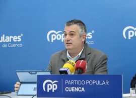 Barambio la manta que siga “metida en un cajón” la propuesta para instalar cubiertas en los aparcamientos del Hospital Universitario
