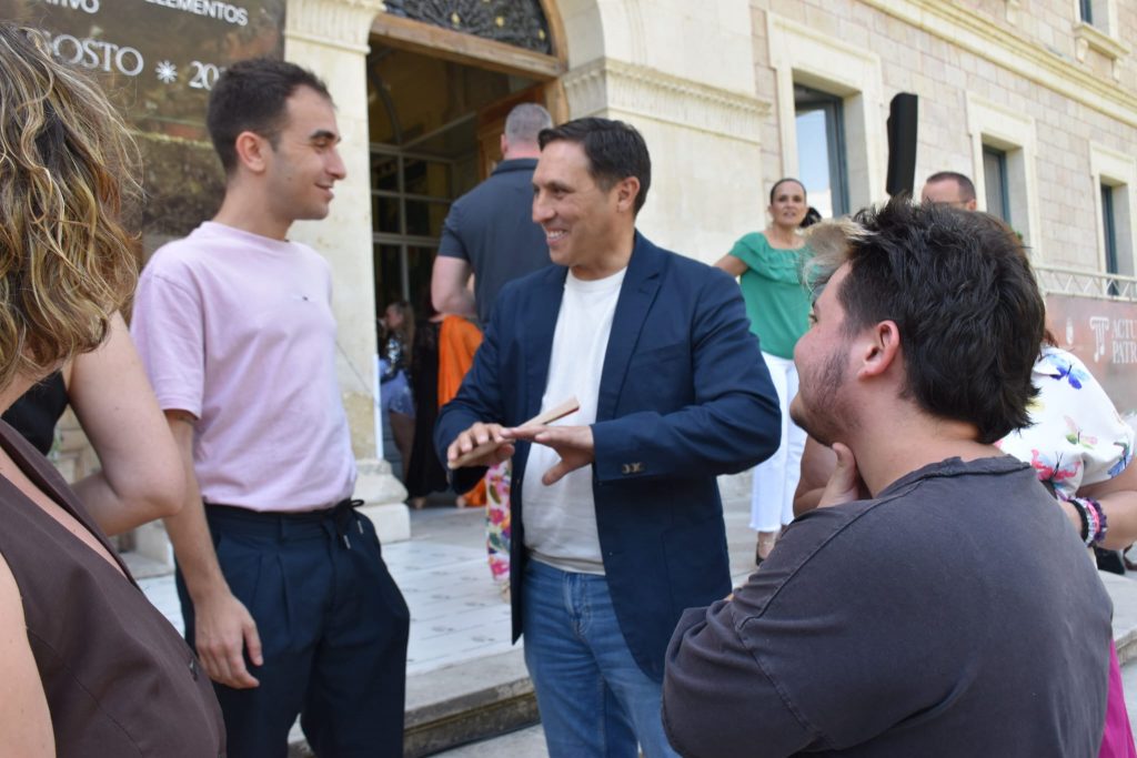 Máximo Baringo y Marcos Parra recuerdan en acto del Orgullo en Cuenca que todavía hay LGTBIfobia en centros educativos, trabajo, deporte…