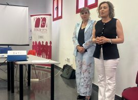 Una veintena de personas en una charla sobre emprendimiento femenino en Motilla del Palancar