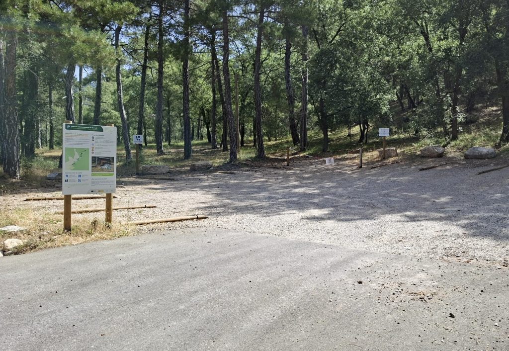 Nueva señalización, accesos limitados y  estacionamiento de pago para proteger La Playeta de Cañamares