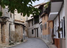 La Junta consulta con los ayuntamientos sus viviendas vacías disponibles para su nuevo programa de alquiler en zonas despobladas