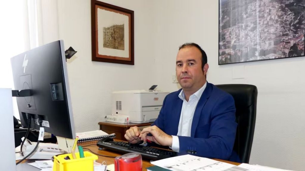 El Ayuntamiento de Casasimarro crea cuatro plazas de policía local
