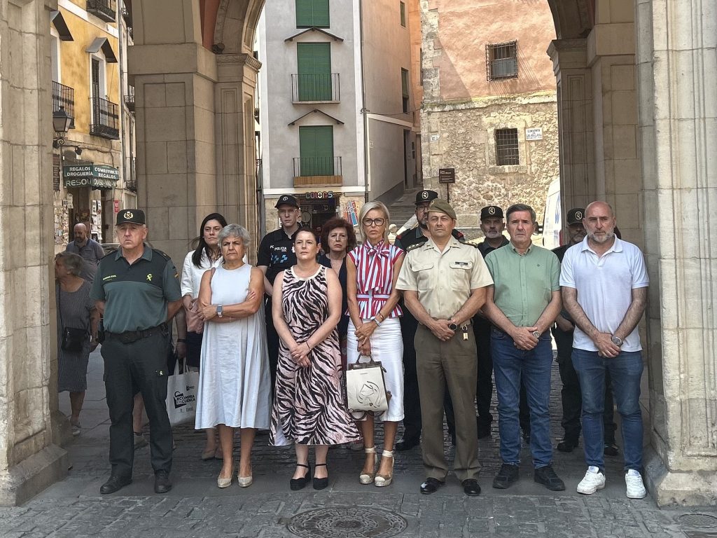 Minuto de silencio en Cuenca por las víctimas del incendio en Los Gallardos