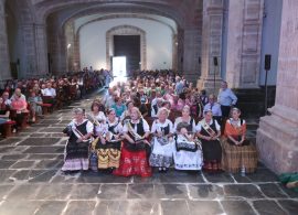 García-Page y la motillana Rosario Moratalla, Manchego de Honor y Dulcinea del Día de Castilla-La Mancha en la Comunidad Valenciana