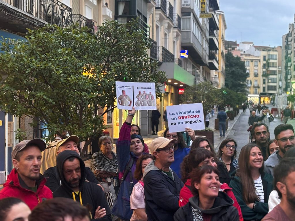 Movilización en Cuenca para pedir políticas de vivienda que impidan que haya más “maricármenes”