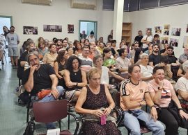 Lleno en el debate sobre cambio climático y lucha de  clases organizado por el PCE de Cuenca con Antonio Turiel e Irene Calvé