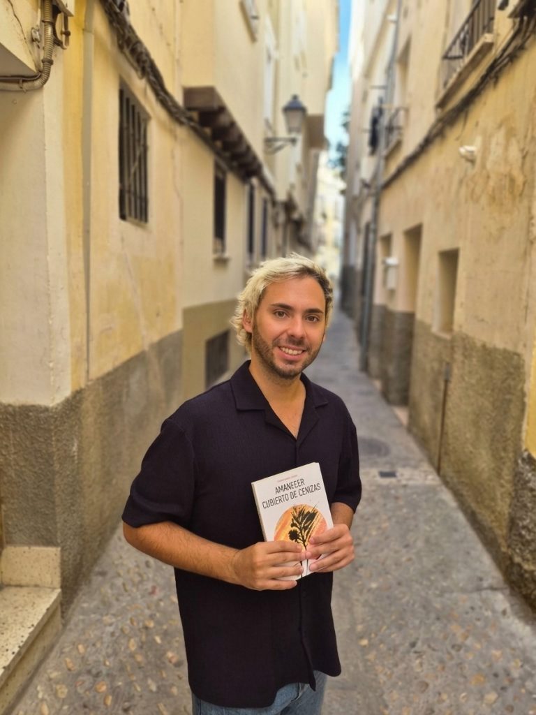 El escritor conquense Roberto Sanz Argudo repite nominación a los Premios Círculo Rojo con su segunda novela