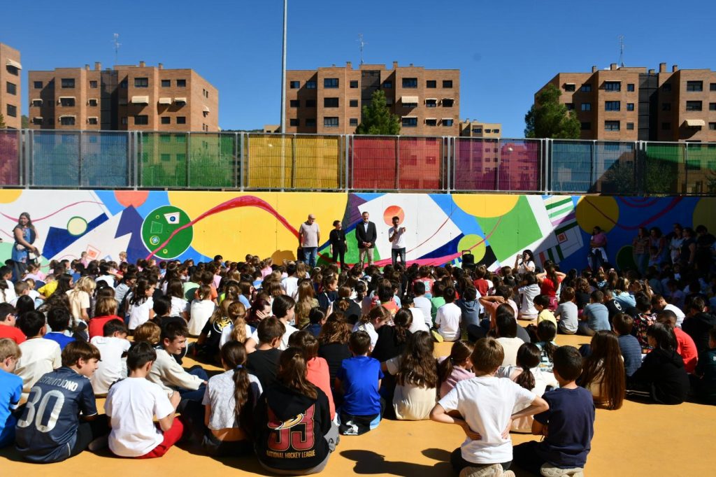 La Fenêtre pintará un mural contra las violencias machistas en el colegio Isaac Albéniz