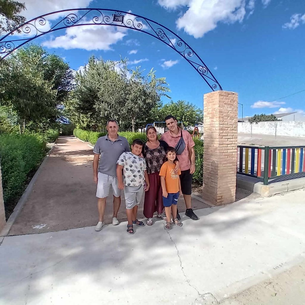 El Proyecto Arraigo facilita la llegada de tres nuevas familias con diez personas a Valverde de Júcar, Olmedilla de Alarcón y Saelices